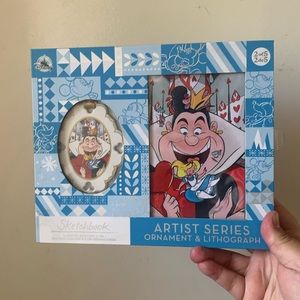 Disney Artist Series Sketchbook Ornament & Lithograph Set Queen Of Hearts